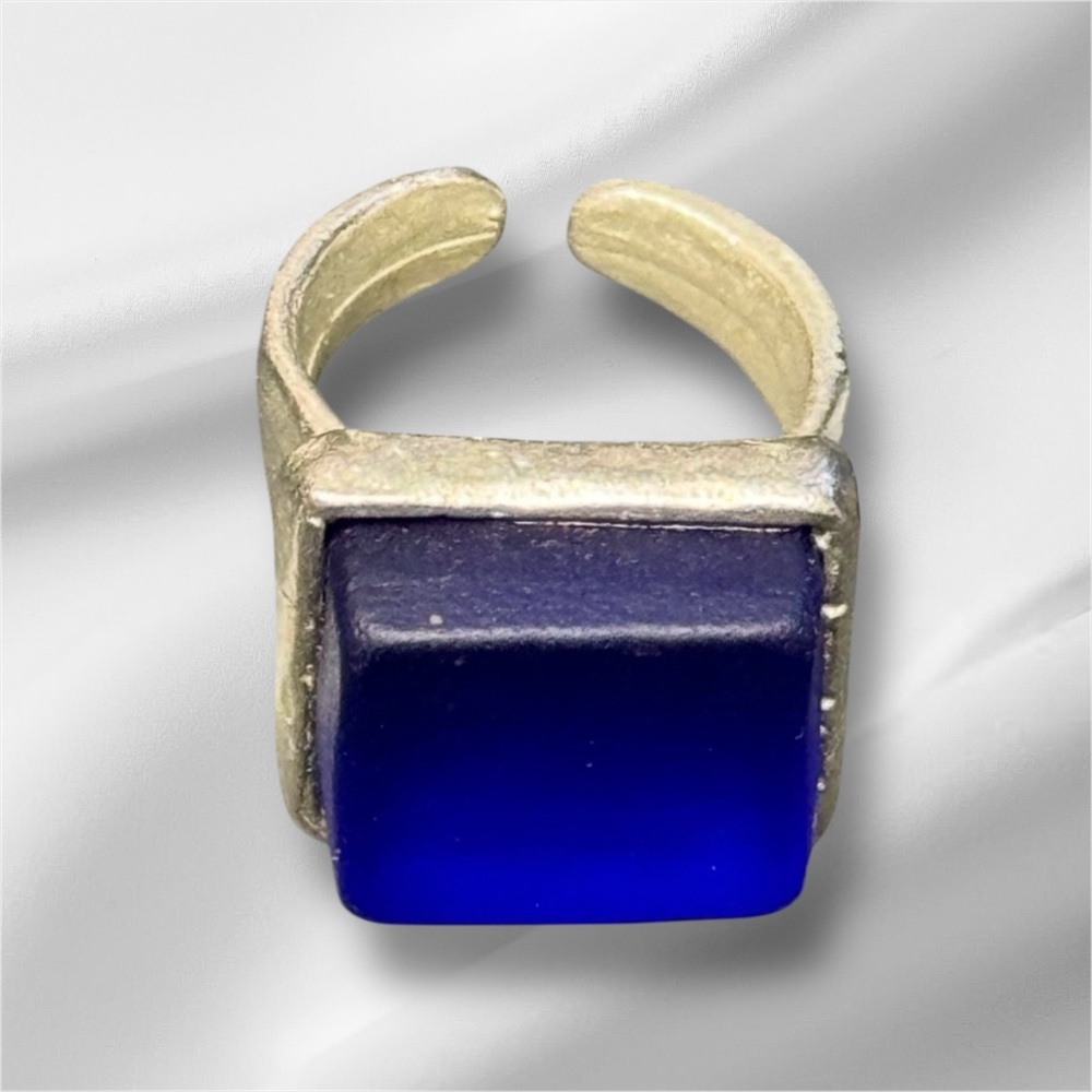 🟠Beautiful Royal Blue Smart Glass Ring size 6 Adjustable